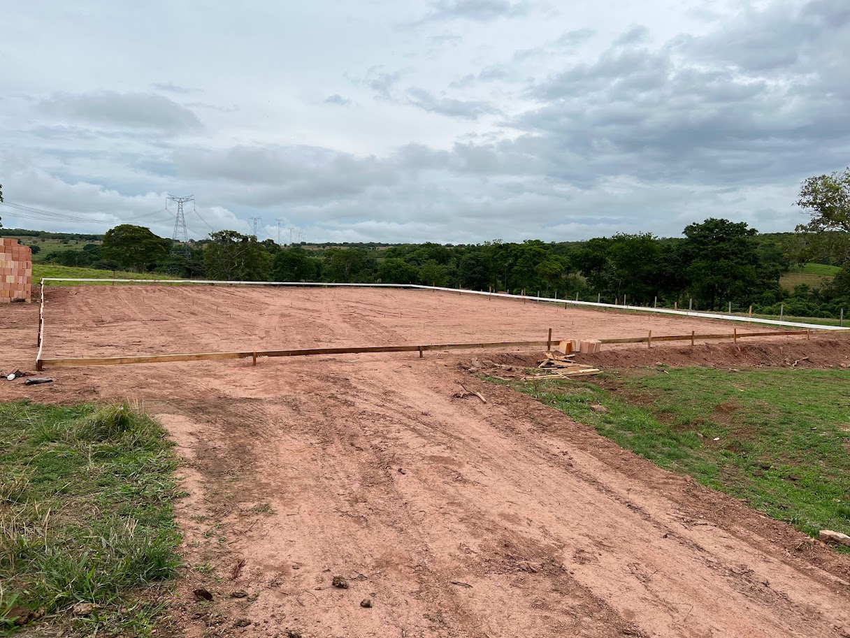 Terraplenagem, drenagem e infraestrutura para pista de pouso rural e obras industriais